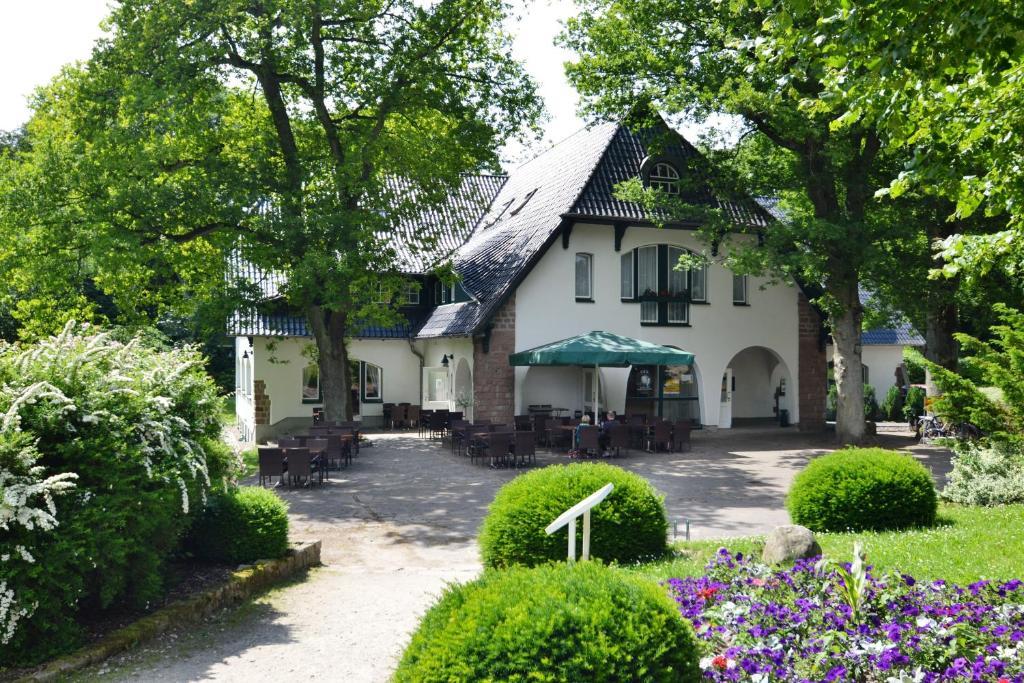 Hotel Am Rugard ベルゲン・アウフ・リューゲン エクステリア 写真