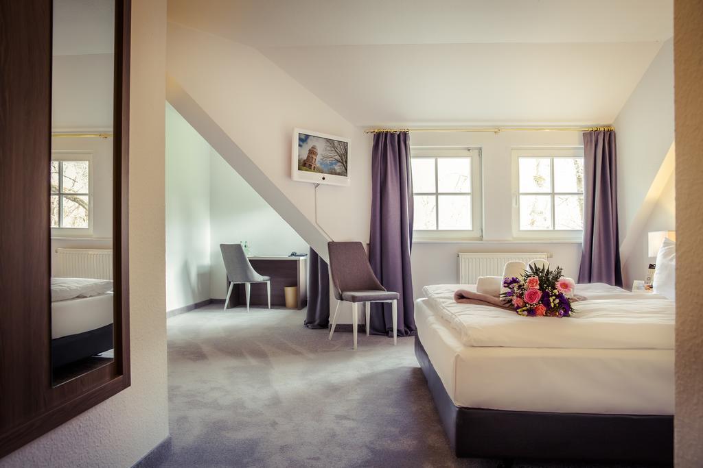 Hotel Am Rugard ベルゲン・アウフ・リューゲン エクステリア 写真