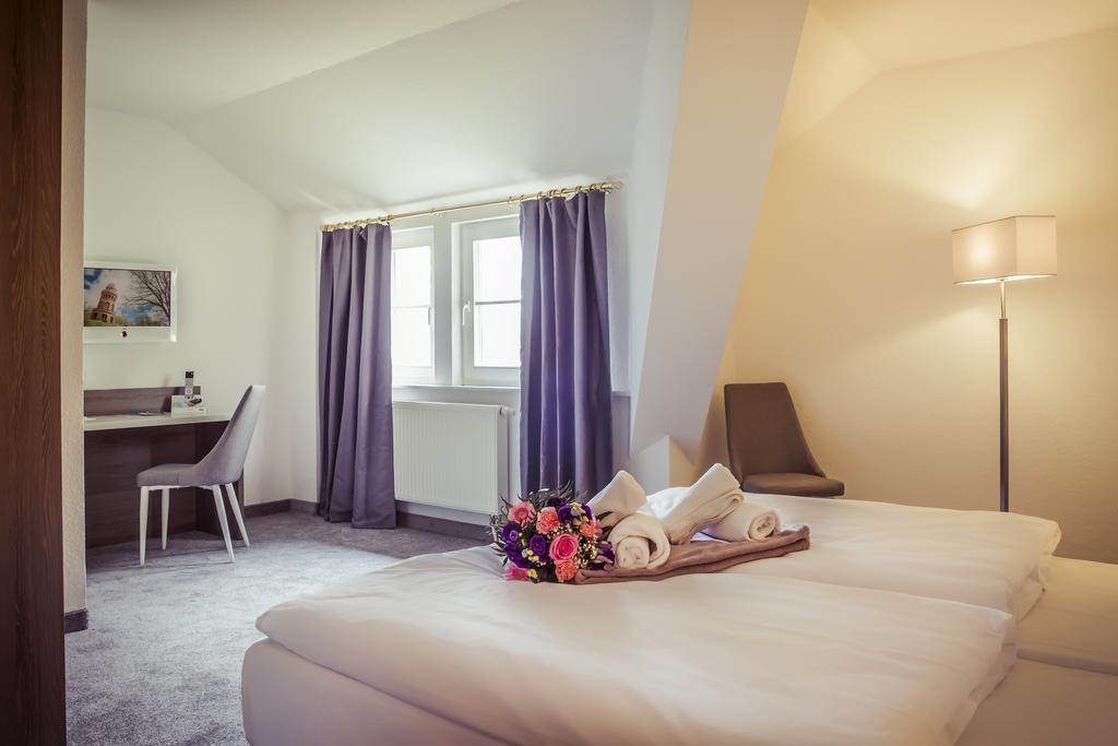 Hotel Am Rugard ベルゲン・アウフ・リューゲン エクステリア 写真